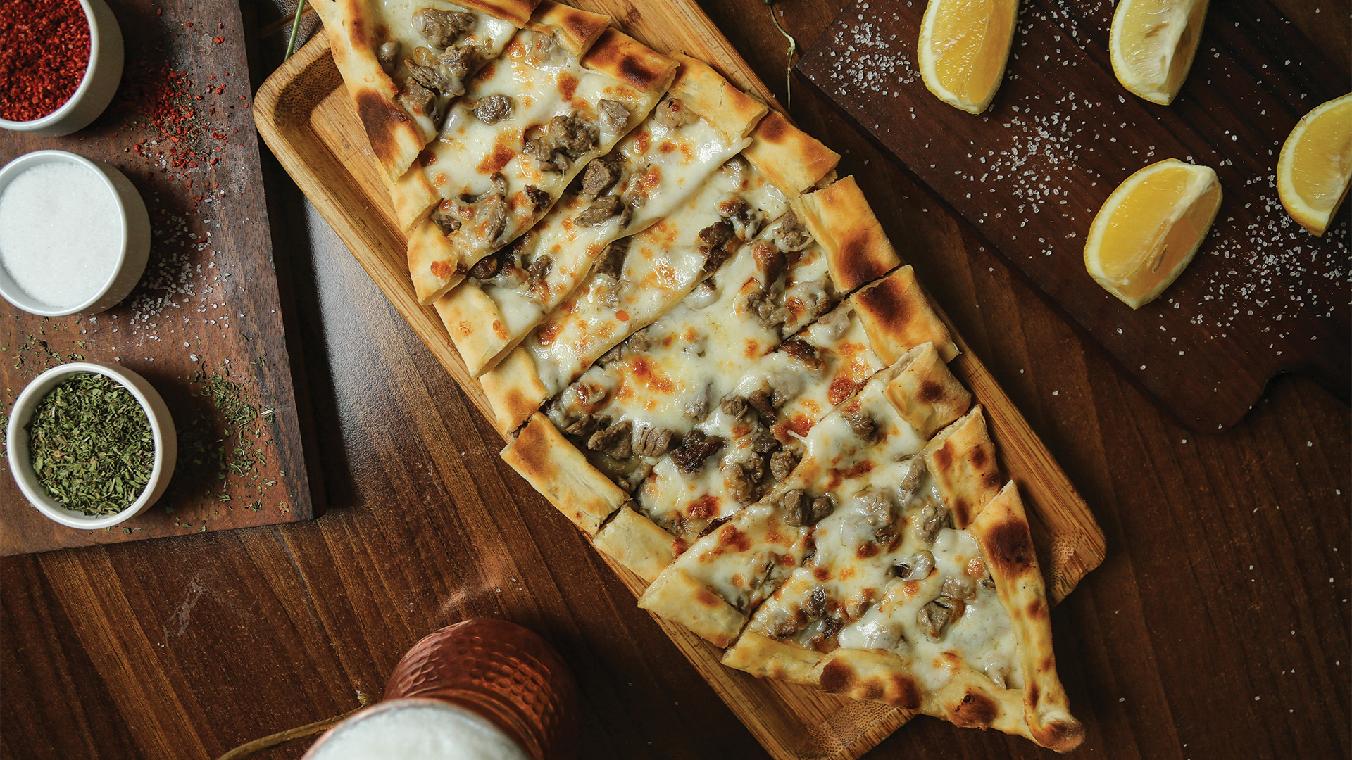 Kavurmalı Pide